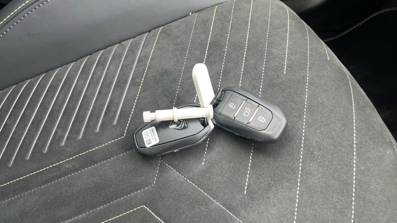 Peugeot 2008 1.2 Hybrid 136 GT 5dr e-DSC6 Petrol Estate